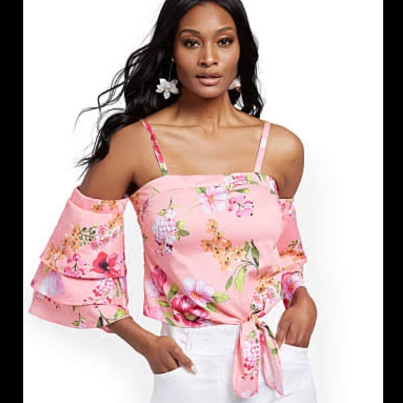 NY & COMPANY ⭐️ floral top - Picture 1 of 7